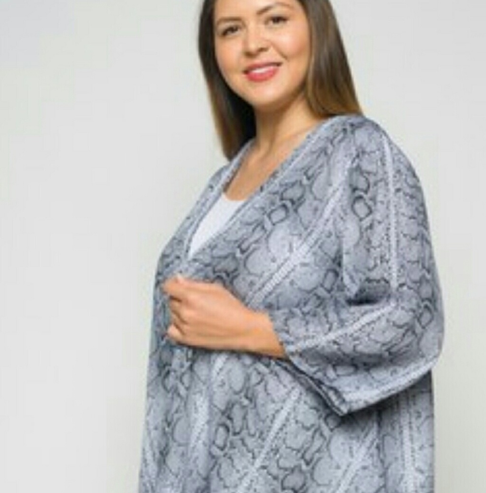 Grey snake print Kimono PLUS size - Picture 3 of 5